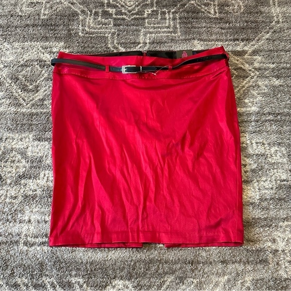 NWT Torrid Retro Vintage Pinup Red Sateen Belted Pencil Skirt 18W - Picture 2 of 7